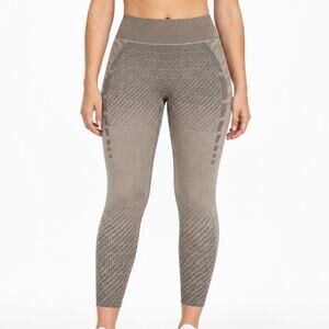 Mono B Seamless Compression Leggings Size Large Taupe Gray